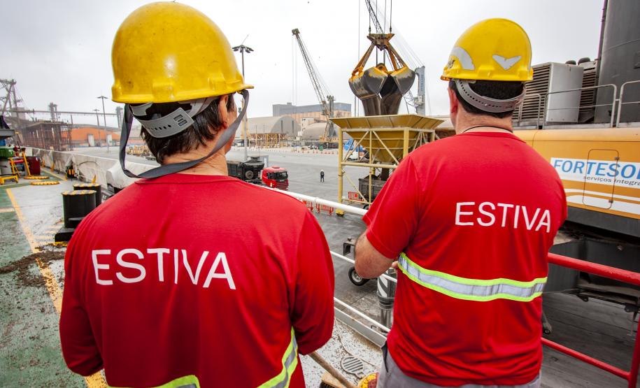 Operações portuárias